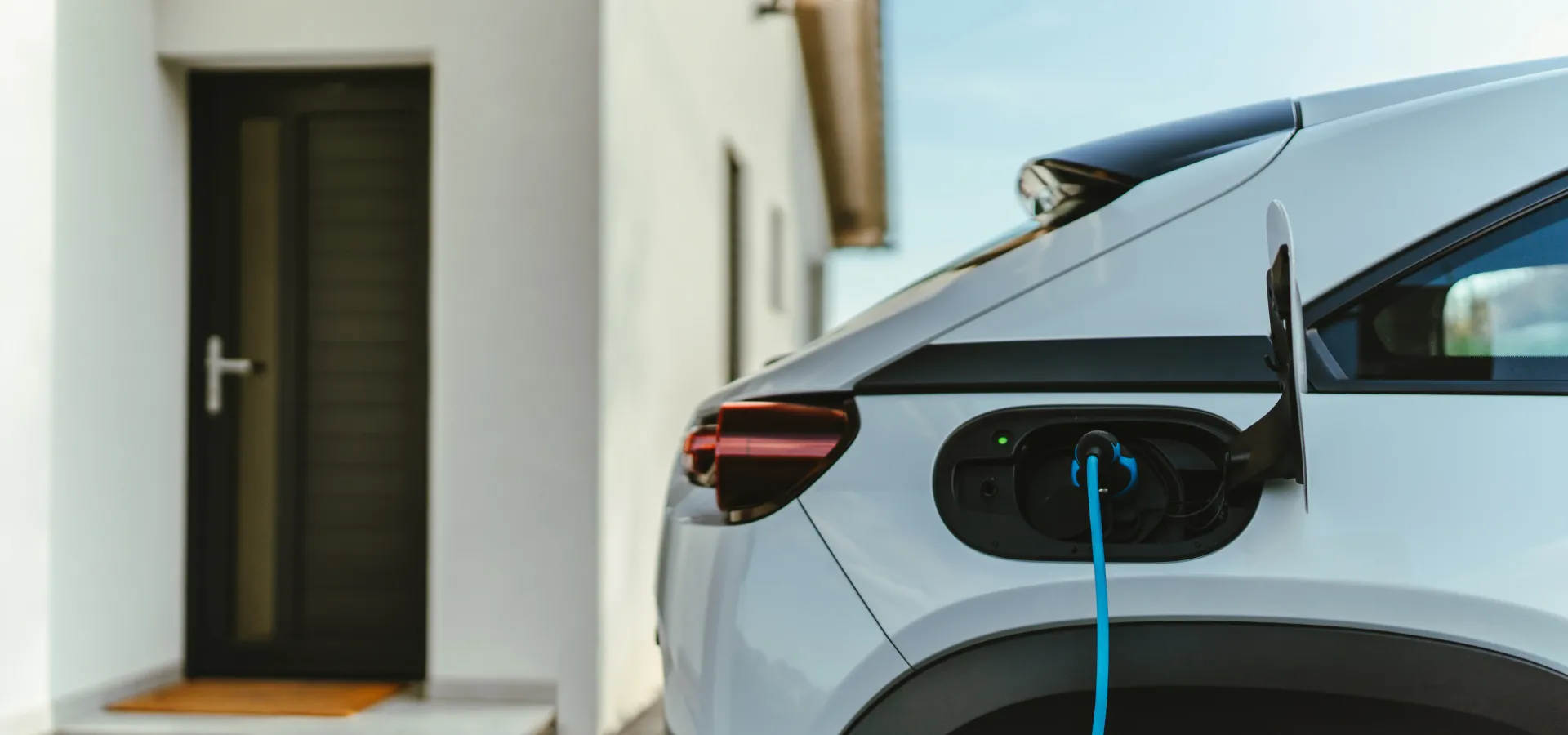 Şehir İçi Şarjın Yeni Dili: 22 kW Verimliliği ve OBC Ömrünü Uzatmanın Yolları