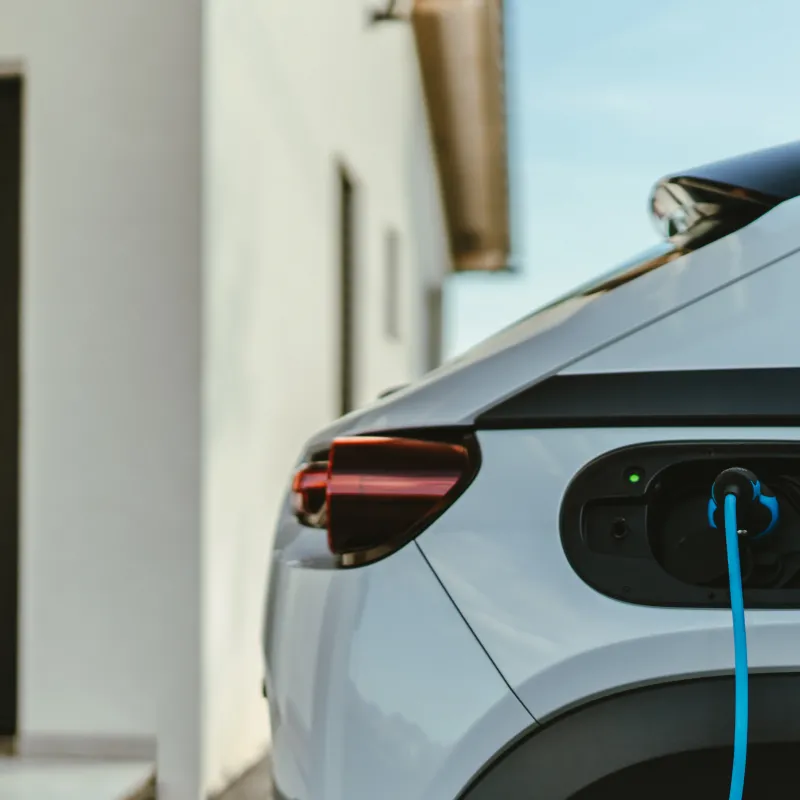 Şehir İçi Şarjın Yeni Dili: 22 kW Verimliliği ve OBC Ömrünü Uzatmanın Yolları